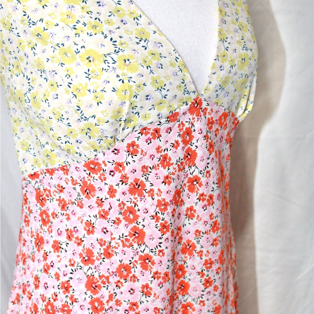 Vrg Grl Floral V-Neck Maxi Dress in Pink and Cream - Picture 5 of 8